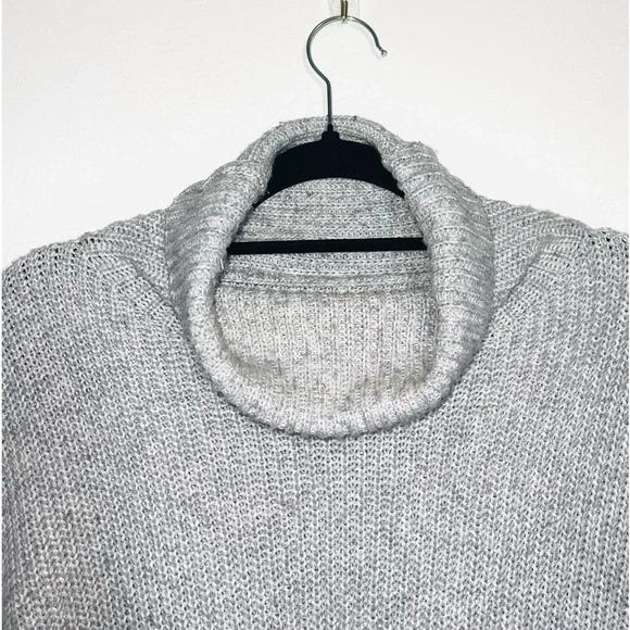 American Eagle Turtleneck Sweater Gray Color Block Pullover Comfy Medium Women’s - Picture 2 of 10